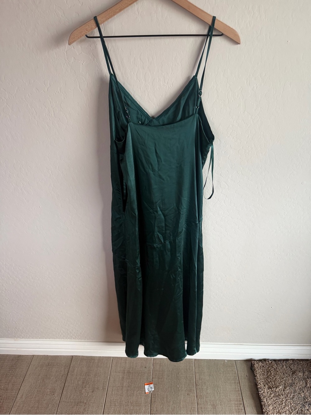Altar’d State Elegant Emerald Satin Slip Dress Slit L Glam Hoco Vacation Cruise - Picture 3 of 3